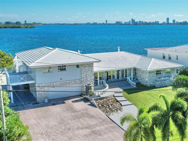 10875 N BAYSHORE DR, Miami FL 33161