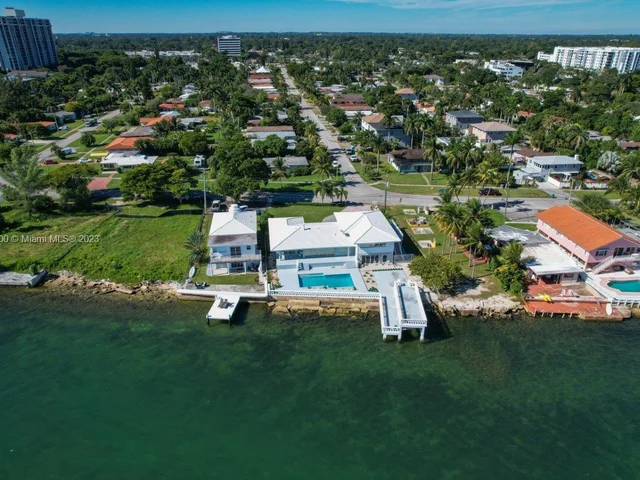 10875 N BAYSHORE DR, Miami FL 33161