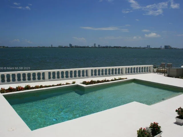 10875 N BAYSHORE DR, Miami FL 33161