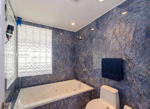 10875 N BAYSHORE DR, Miami FL 33161