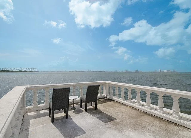 10875 N BAYSHORE DR, Miami FL 33161