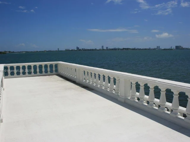 10875 N BAYSHORE DR, Miami FL 33161