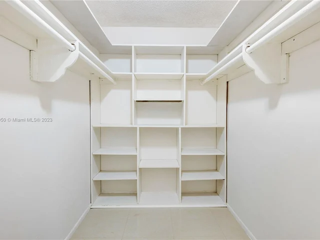 6039 Collins Ave # 408, Miami Beach FL 33140