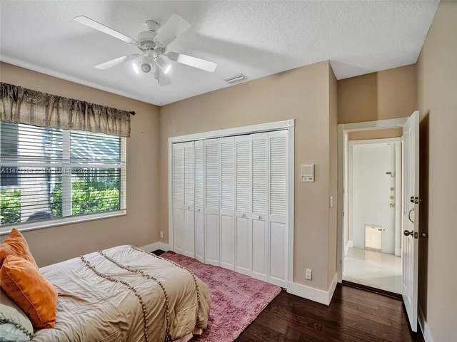 1729 NW 126th Dr, Coral Springs FL 33071