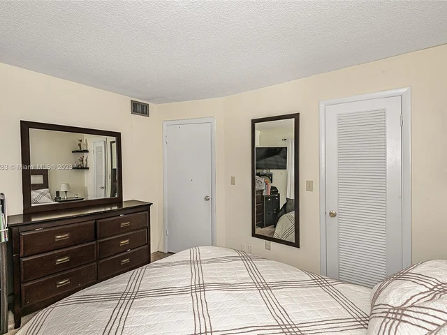 9010 Sunrise Lakes Blvd # 104, Sunrise FL 33322