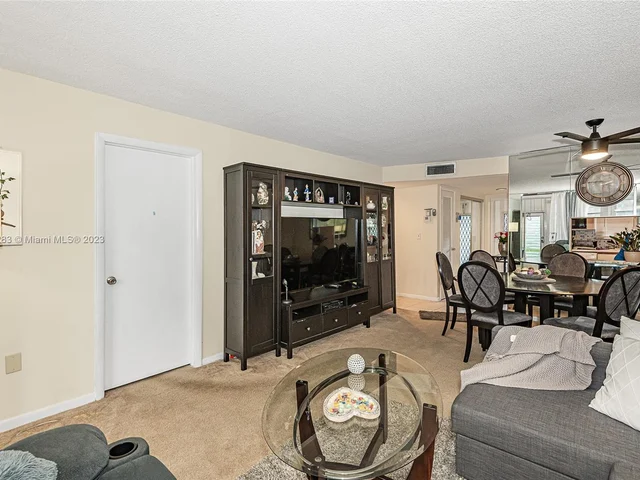 9010 Sunrise Lakes Blvd # 104, Sunrise FL 33322