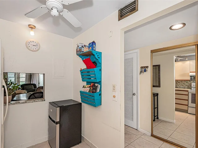 9010 Sunrise Lakes Blvd # 104, Sunrise FL 33322