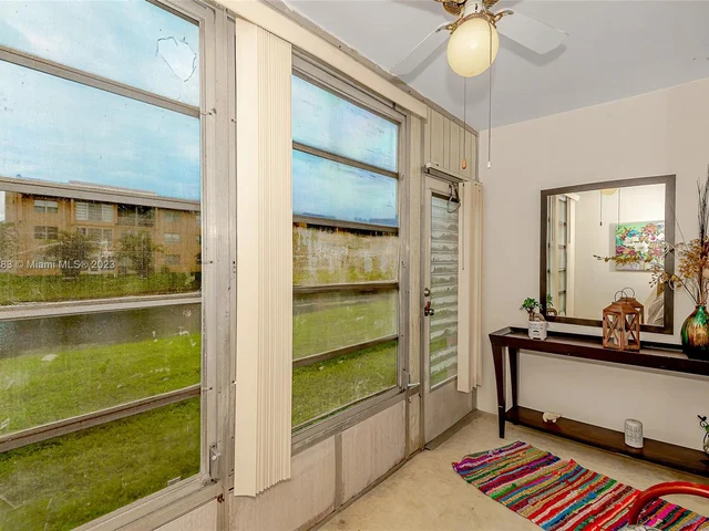 9010 Sunrise Lakes Blvd # 104, Sunrise FL 33322