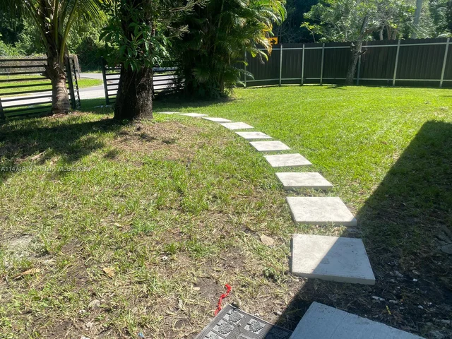 10702 NW 18th Ave, Miami FL 33167