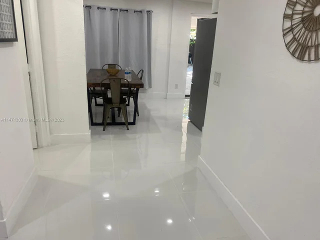 10702 NW 18th Ave, Miami FL 33167