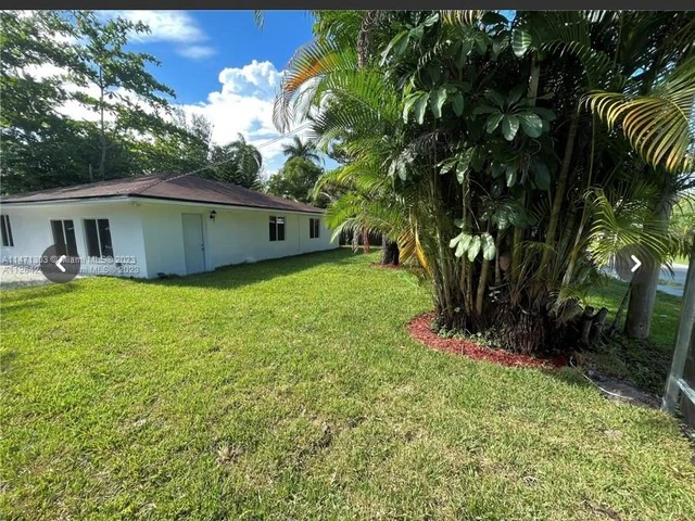 10702 NW 18th Ave, Miami FL 33167