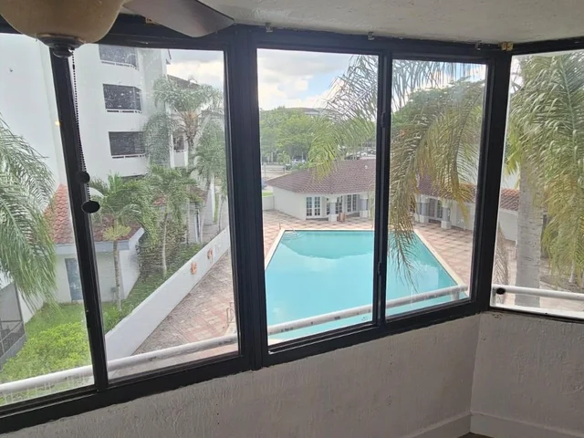 8205 SW 152nd Ave # 308, Miami FL 33193