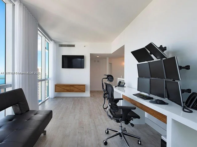 253 NE 2nd St # 4907, Miami FL 33132