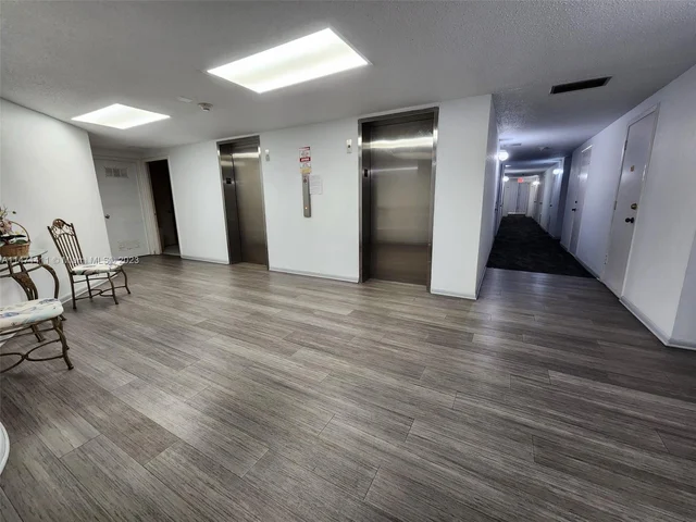 1817 S Ocean Dr, Hallandale Beach FL 33009