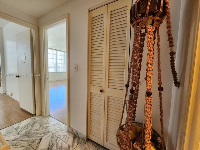 1817 S Ocean Dr, Hallandale Beach FL 33009