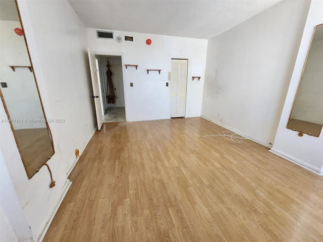 1817 S Ocean Dr, Hallandale Beach FL 33009