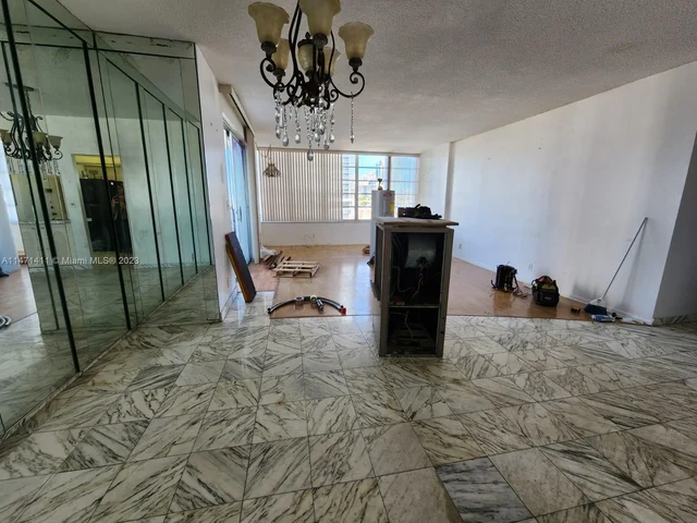 1817 S Ocean Dr, Hallandale Beach FL 33009