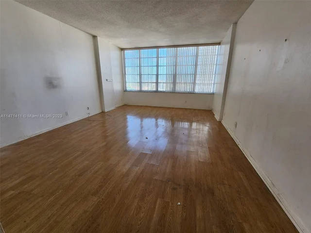 1817 S Ocean Dr, Hallandale Beach FL 33009