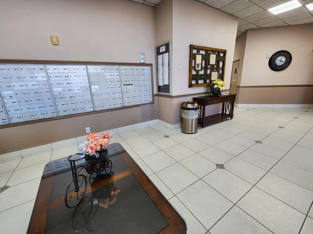 1817 S Ocean Dr, Hallandale Beach FL 33009