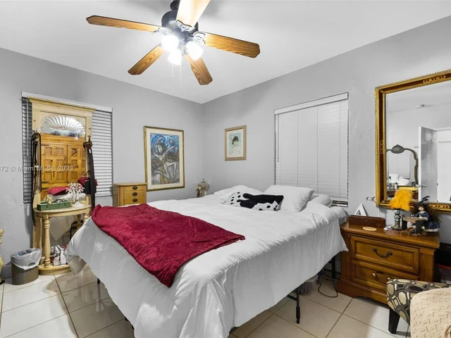 1061 NE 137th St, North Miami FL 33161