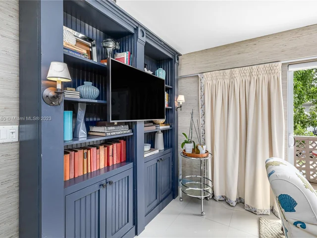 1620 West Ave # 301, Miami Beach FL 33139