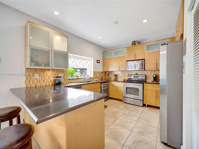 9771 NW 29th St, Doral FL 33172