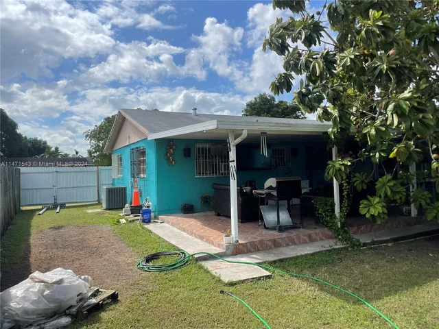 14515 SW 299th Ter, Homestead FL 33033