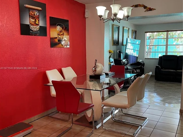 14515 SW 299th Ter, Homestead FL 33033