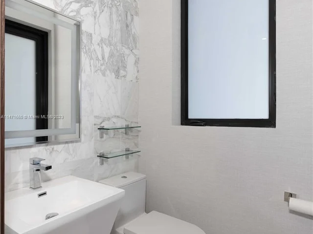 1311 Stillwater Dr # 1311, Miami Beach FL 33141