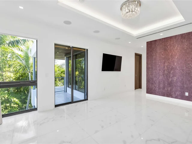 1311 Stillwater Dr # 1311, Miami Beach FL 33141