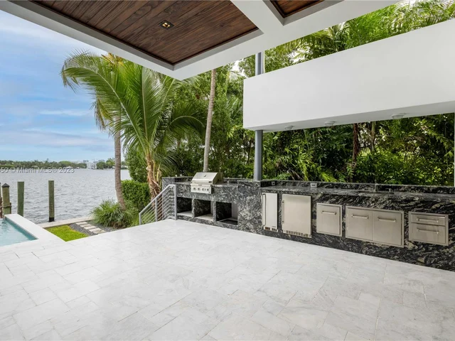 1311 Stillwater Dr # 1311, Miami Beach FL 33141