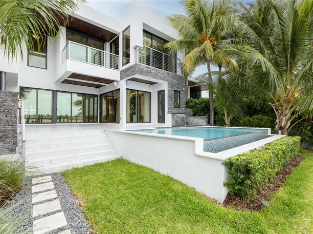 1311 Stillwater Dr # 1311, Miami Beach FL 33141