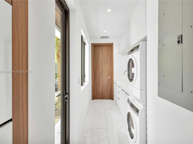 1311 Stillwater Dr # 1311, Miami Beach FL 33141