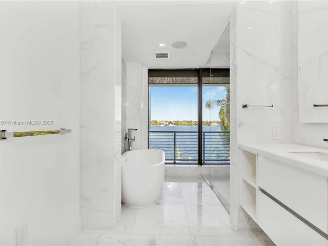 1311 Stillwater Dr # 1311, Miami Beach FL 33141