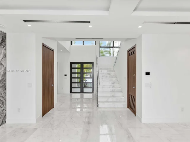 1311 Stillwater Dr # 1311, Miami Beach FL 33141