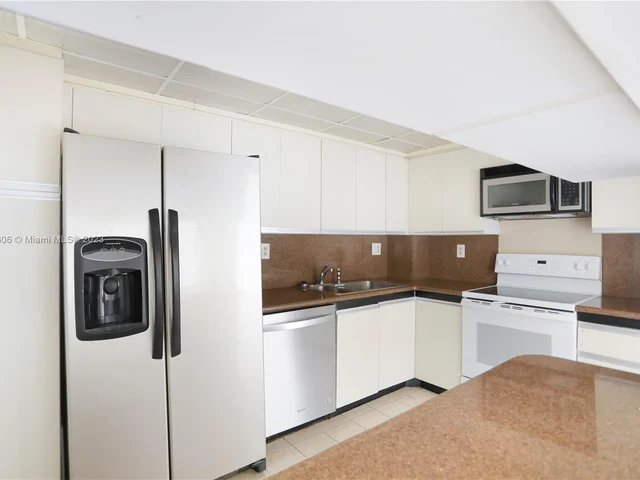 1000 Quayside Ter # 809, Miami FL 33138