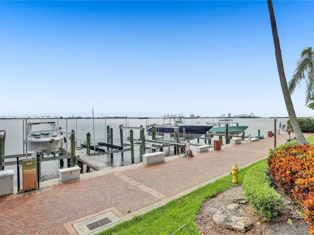 1000 Quayside Ter # 809, Miami FL 33138