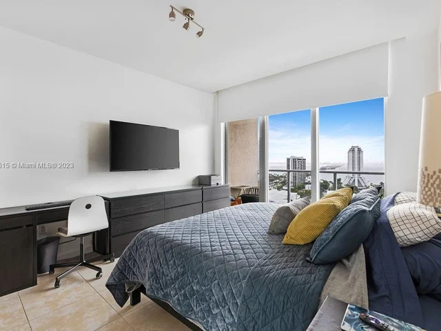 3470 E Coast Ave # H1711, Miami FL 33137