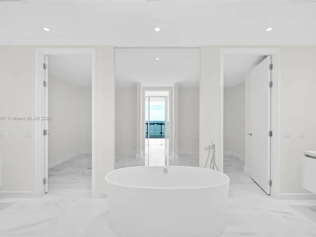 700 NE 26th Ter # 3903, Miami FL 33137