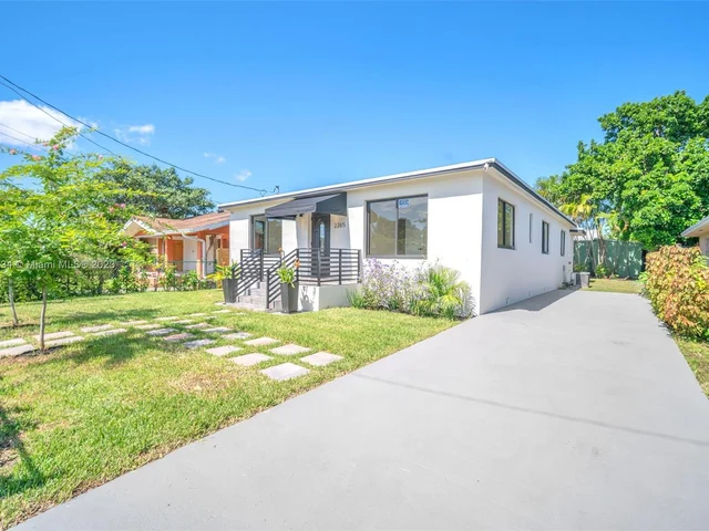 2265 NW 3rd St, Miami FL 33125