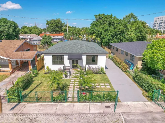 2265 NW 3rd St, Miami FL 33125