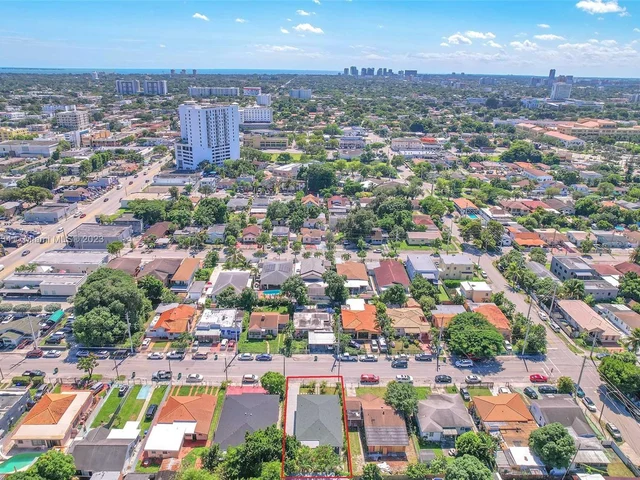 2265 NW 3rd St, Miami FL 33125