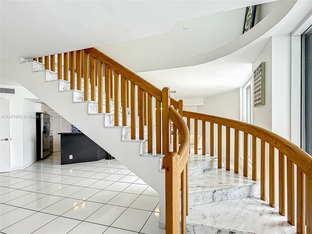 6767 Collins Ave # 1503, Miami Beach FL 33141