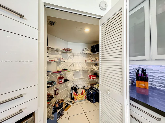 6767 Collins Ave # 1503, Miami Beach FL 33141