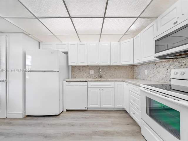 4030 W Palm Aire Dr # 104, Pompano Beach FL 33069