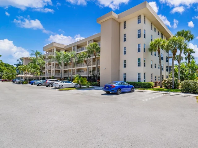 4030 W Palm Aire Dr # 104, Pompano Beach FL 33069