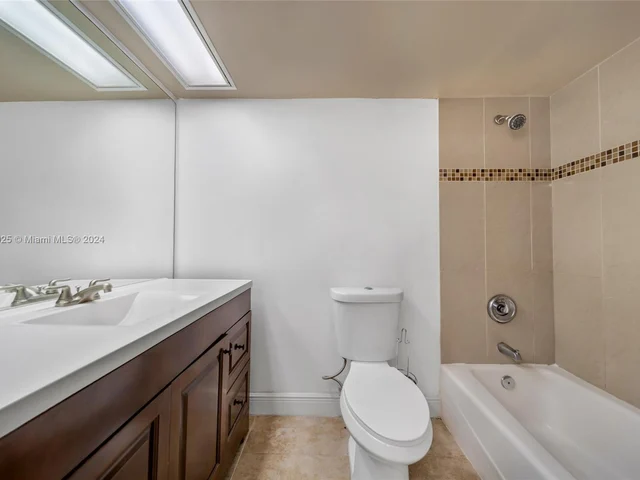 4030 W Palm Aire Dr # 104, Pompano Beach FL 33069