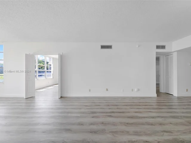 4030 W Palm Aire Dr # 104, Pompano Beach FL 33069