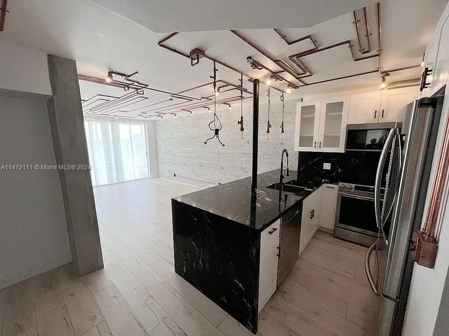 447 NE 195th St # 415, Miami FL 33179