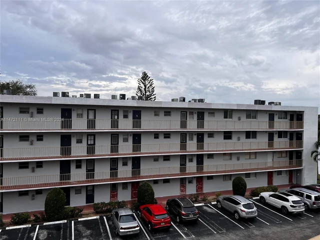 447 NE 195th St # 415, Miami FL 33179
